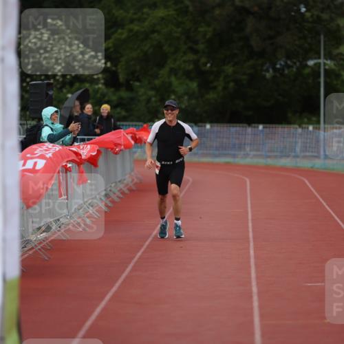 14.06.2026 - 7 Türme Triathlon Andreas Tolksdorf http://msf.ph/oto/9809352 14.06.2026 16:52:28 Ziel 748 meine-sportfotos.de
