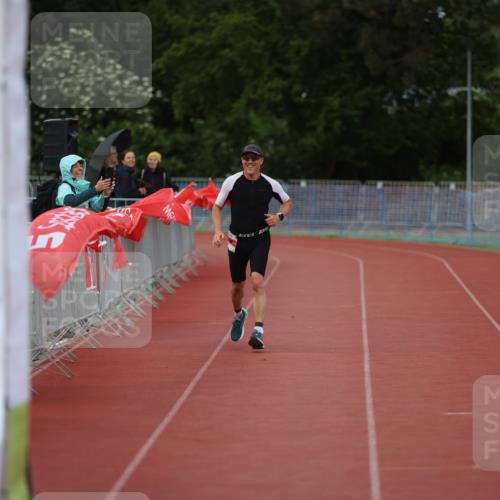 14.06.2026 - 7 Türme Triathlon Andreas Tolksdorf http://msf.ph/oto/9809353 14.06.2026 16:52:28 Ziel 748 meine-sportfotos.de