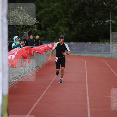14.06.2026 - 7 Türme Triathlon Andreas Tolksdorf http://msf.ph/oto/9809356 14.06.2026 16:52:28 Ziel 748 meine-sportfotos.de