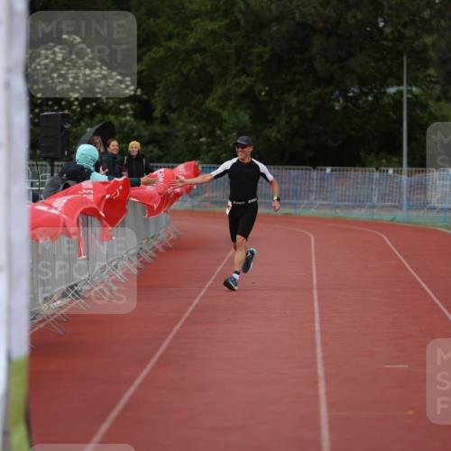 14.06.2026 - 7 Türme Triathlon Andreas Tolksdorf http://msf.ph/oto/9809375 14.06.2026 16:52:27 Ziel 748 meine-sportfotos.de