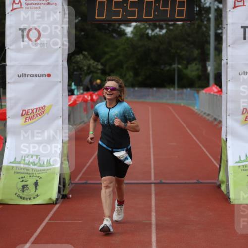 14.06.2026 - 7 Türme Triathlon Andreas Tolksdorf http://msf.ph/oto/9809401 14.06.2026 16:50:47 Ziel 1122 meine-sportfotos.de