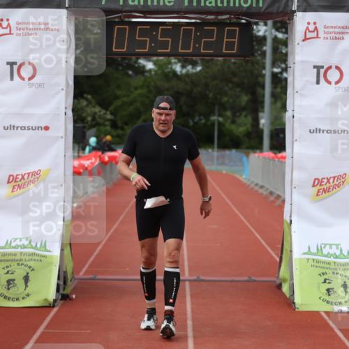 14.06.2026 - 7 Türme Triathlon Andreas Tolksdorf http://msf.ph/oto/9809462 14.06.2026 16:50:27 Ziel 694, 766 meine-sportfotos.de