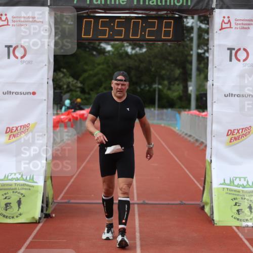 14.06.2026 - 7 Türme Triathlon Andreas Tolksdorf http://msf.ph/oto/9809463 14.06.2026 16:50:27 Ziel 694, 766 meine-sportfotos.de