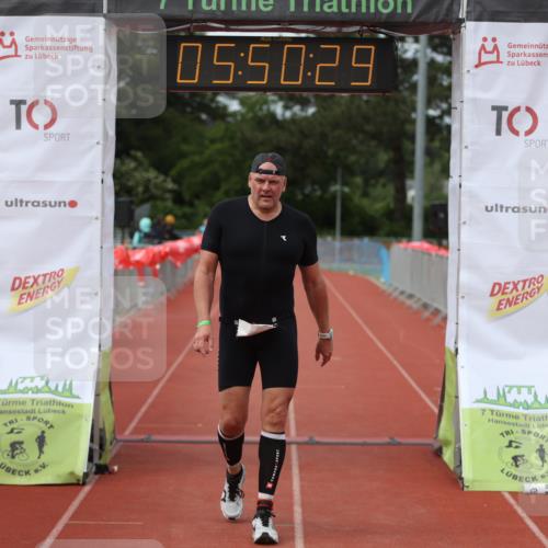 14.06.2026 - 7 Türme Triathlon Andreas Tolksdorf http://msf.ph/oto/9809466 14.06.2026 16:50:27 Ziel 694, 766 meine-sportfotos.de