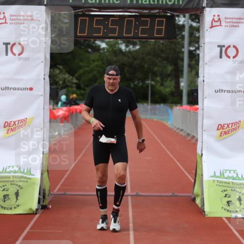 14.06.2026 - 7 Türme Triathlon Andreas Tolksdorf http://msf.ph/oto/9809475 14.06.2026 16:50:27 Ziel 694, 766 meine-sportfotos.de