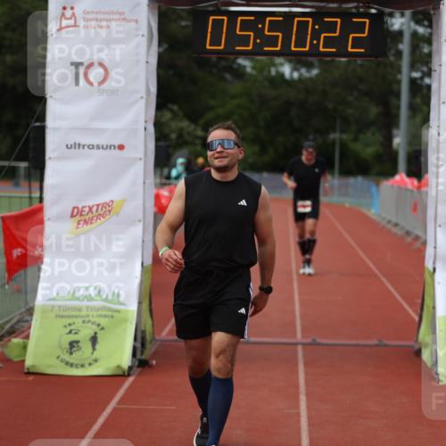 14.06.2026 - 7 Türme Triathlon Andreas Tolksdorf http://msf.ph/oto/9809488 14.06.2026 16:50:21 Ziel 694, 766 meine-sportfotos.de