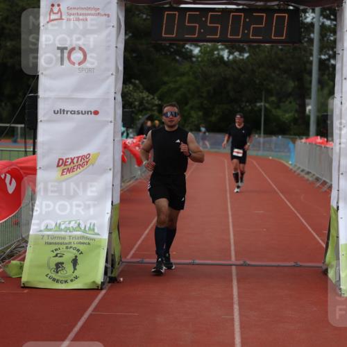 14.06.2026 - 7 Türme Triathlon Andreas Tolksdorf http://msf.ph/oto/9809492 14.06.2026 16:50:19 Ziel 694, 766 meine-sportfotos.de