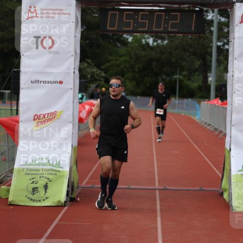 14.06.2026 - 7 Türme Triathlon Andreas Tolksdorf http://msf.ph/oto/9809506 14.06.2026 16:50:20 Ziel 694, 766 meine-sportfotos.de