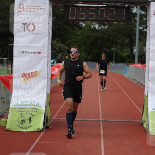 14.06.2026 - 7 Türme Triathlon Andreas Tolksdorf http://msf.ph/oto/9809508 14.06.2026 16:50:20 Ziel 694, 766 meine-sportfotos.de
