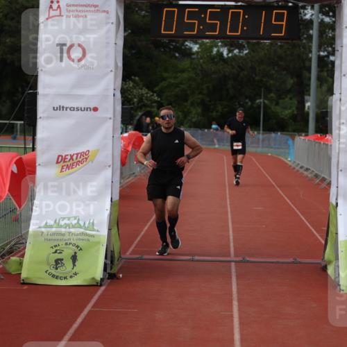 14.06.2026 - 7 Türme Triathlon Andreas Tolksdorf http://msf.ph/oto/9809517 14.06.2026 16:50:18 Ziel 694, 766 meine-sportfotos.de