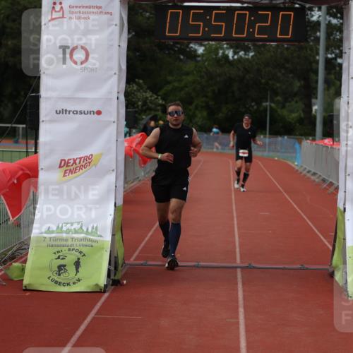 14.06.2026 - 7 Türme Triathlon Andreas Tolksdorf http://msf.ph/oto/9809521 14.06.2026 16:50:19 Ziel 694, 766 meine-sportfotos.de