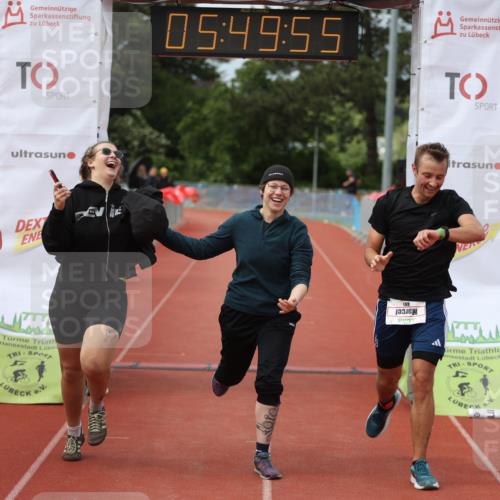 14.06.2026 - 7 Türme Triathlon Andreas Tolksdorf http://msf.ph/oto/9809537 14.06.2026 16:49:53 Ziel 829, 861, 891 meine-sportfotos.de