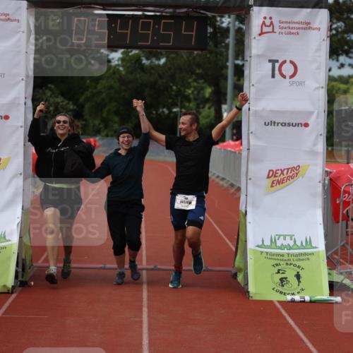 14.06.2026 - 7 Türme Triathlon Andreas Tolksdorf http://msf.ph/oto/9809545 14.06.2026 16:49:52 Ziel 767, 829, 861, 891 meine-sportfotos.de