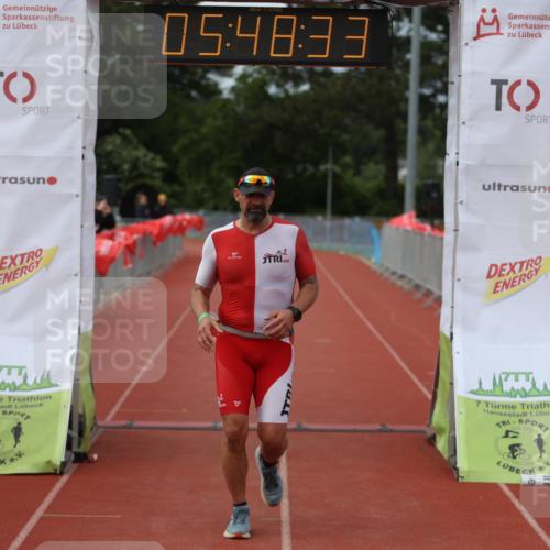 14.06.2026 - 7 Türme Triathlon Andreas Tolksdorf http://msf.ph/oto/9809661 14.06.2026 16:48:32 Ziel 631 meine-sportfotos.de