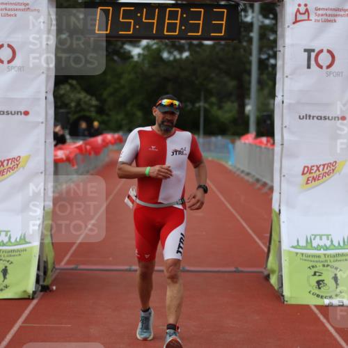 14.06.2026 - 7 Türme Triathlon Andreas Tolksdorf http://msf.ph/oto/9809665 14.06.2026 16:48:32 Ziel 631 meine-sportfotos.de