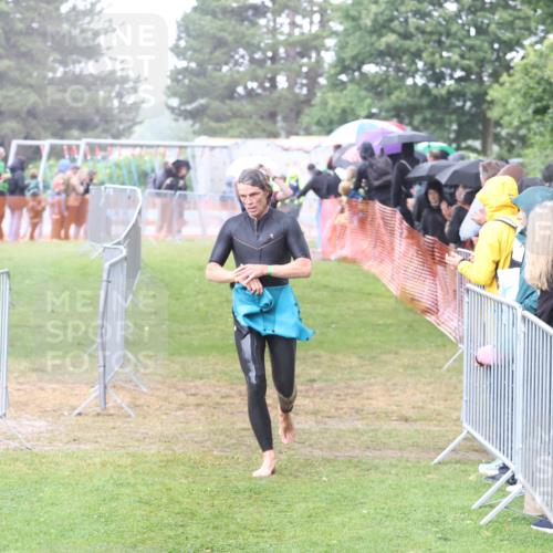 14.06.2026 - 7 Türme Triathlon Andreas Tolksdorf http://msf.ph/oto/9809890 14.06.2026 13:30:26 Schwimmen  meine-sportfotos.de