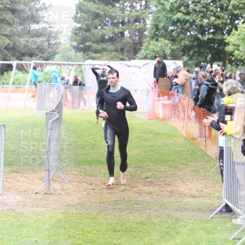 14.06.2026 - 7 Türme Triathlon Andreas Tolksdorf http://msf.ph/oto/9810389 14.06.2026 13:40:22 Schwimmen  meine-sportfotos.de