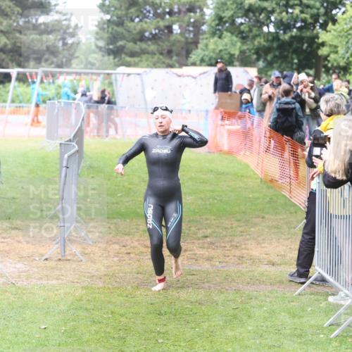 14.06.2026 - 7 Türme Triathlon Andreas Tolksdorf http://msf.ph/oto/9810397 14.06.2026 13:40:27 Schwimmen  meine-sportfotos.de