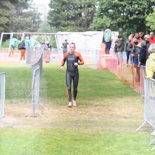 14.06.2026 - 7 Türme Triathlon Andreas Tolksdorf http://msf.ph/oto/9810447 14.06.2026 13:41:58 Schwimmen  meine-sportfotos.de