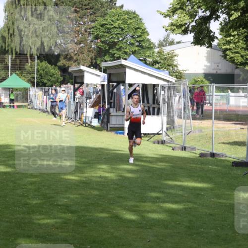14.06.2026 - 7 Türme Triathlon Andreas Tolksdorf http://msf.ph/oto/9810532 14.06.2026 08:23:45 Schwimmen  meine-sportfotos.de