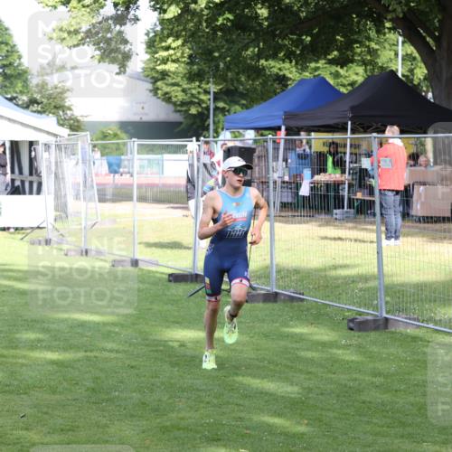 14.06.2026 - 7 Türme Triathlon Andreas Tolksdorf http://msf.ph/oto/9810537 14.06.2026 08:23:52 Schwimmen  meine-sportfotos.de