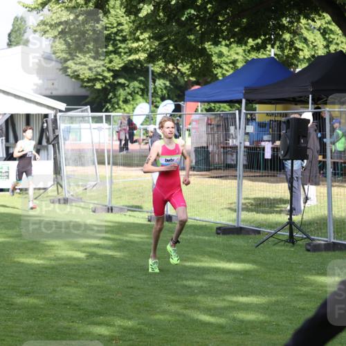 14.06.2026 - 7 Türme Triathlon Andreas Tolksdorf http://msf.ph/oto/9810641 14.06.2026 08:25:13 Schwimmen  meine-sportfotos.de