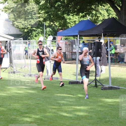 14.06.2026 - 7 Türme Triathlon Andreas Tolksdorf http://msf.ph/oto/9810647 14.06.2026 08:25:17 Schwimmen  meine-sportfotos.de