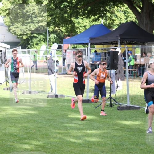 14.06.2026 - 7 Türme Triathlon Andreas Tolksdorf http://msf.ph/oto/9810649 14.06.2026 08:25:18 Schwimmen  meine-sportfotos.de