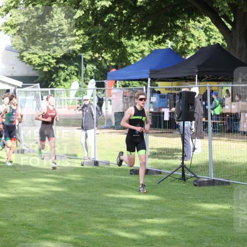 14.06.2026 - 7 Türme Triathlon Andreas Tolksdorf http://msf.ph/oto/9810654 14.06.2026 08:25:20 Schwimmen  meine-sportfotos.de