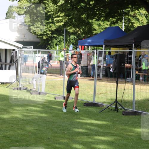 14.06.2026 - 7 Türme Triathlon Andreas Tolksdorf http://msf.ph/oto/9810691 14.06.2026 08:27:20 Schwimmen  meine-sportfotos.de