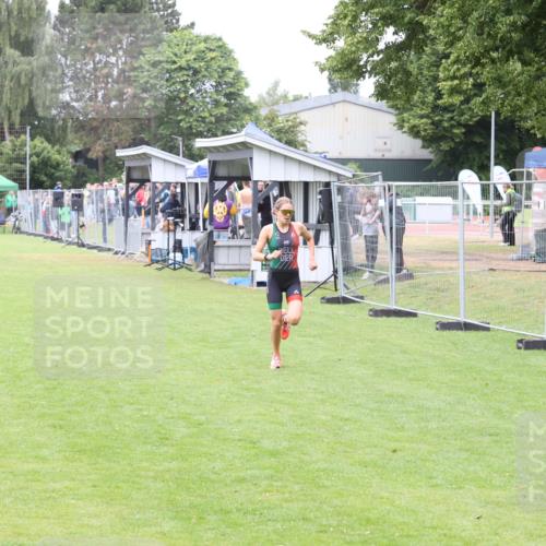 14.06.2026 - 7 Türme Triathlon Andreas Tolksdorf http://msf.ph/oto/9810698 14.06.2026 08:43:30 Schwimmen  meine-sportfotos.de