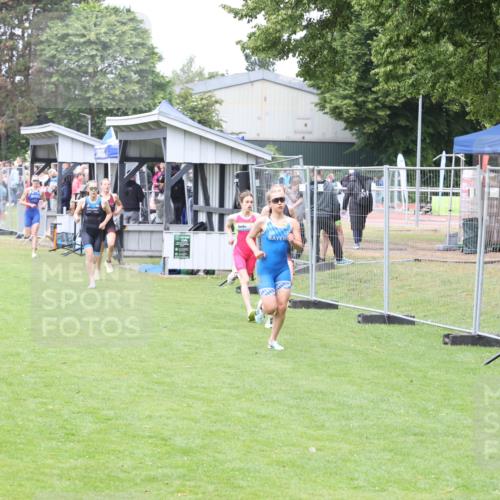 14.06.2026 - 7 Türme Triathlon Andreas Tolksdorf http://msf.ph/oto/9810713 14.06.2026 08:44:01 Schwimmen  meine-sportfotos.de