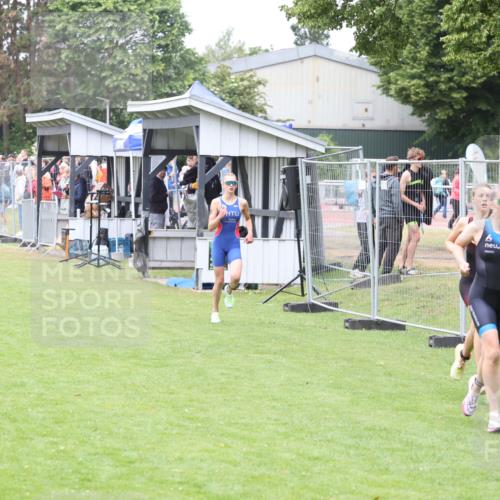 14.06.2026 - 7 Türme Triathlon Andreas Tolksdorf http://msf.ph/oto/9810716 14.06.2026 08:44:05 Schwimmen  meine-sportfotos.de
