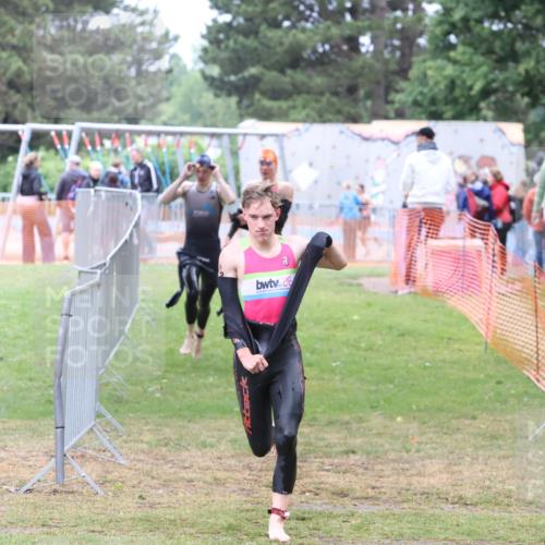 14.06.2026 - 7 Türme Triathlon Andreas Tolksdorf http://msf.ph/oto/9810872 14.06.2026 08:49:40 Schwimmen  meine-sportfotos.de
