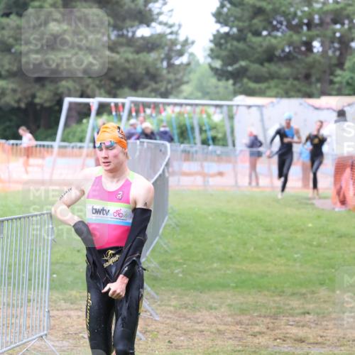 14.06.2026 - 7 Türme Triathlon Andreas Tolksdorf http://msf.ph/oto/9810879 14.06.2026 08:49:44 Schwimmen  meine-sportfotos.de