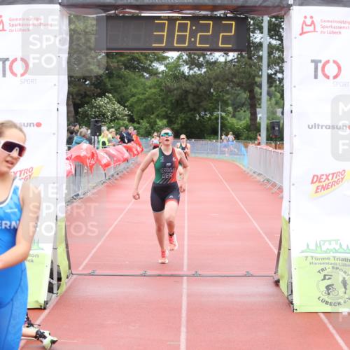 14.06.2026 - 7 Türme Triathlon Andreas Tolksdorf http://msf.ph/oto/9810994 14.06.2026 08:56:13 Schwimmen  meine-sportfotos.de