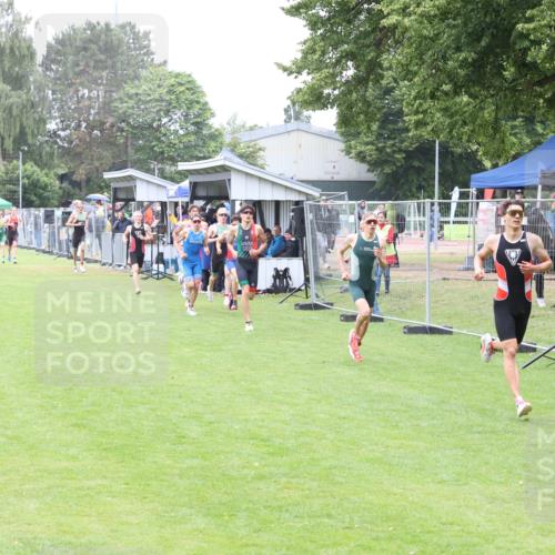 14.06.2026 - 7 Türme Triathlon Andreas Tolksdorf http://msf.ph/oto/9811073 14.06.2026 09:16:15 Schwimmen  meine-sportfotos.de