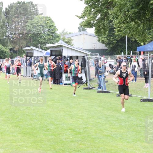 14.06.2026 - 7 Türme Triathlon Andreas Tolksdorf http://msf.ph/oto/9811108 14.06.2026 09:17:53 Schwimmen  meine-sportfotos.de