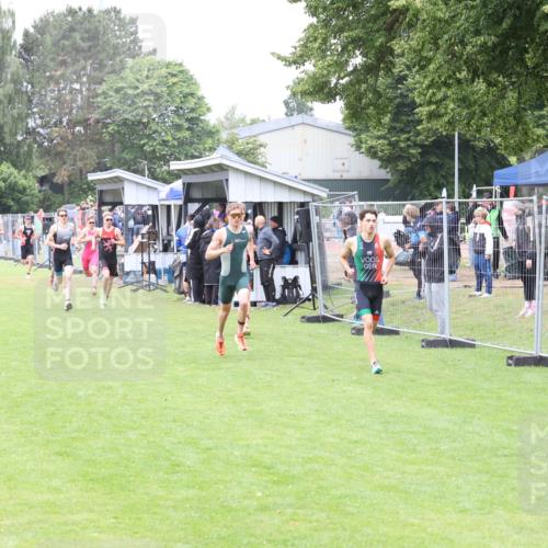 14.06.2026 - 7 Türme Triathlon Andreas Tolksdorf http://msf.ph/oto/9811110 14.06.2026 09:17:54 Schwimmen  meine-sportfotos.de
