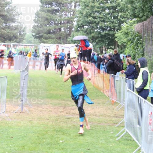 14.06.2026 - 7 Türme Triathlon Andreas Tolksdorf http://msf.ph/oto/9811146 14.06.2026 09:20:08 Schwimmen  meine-sportfotos.de