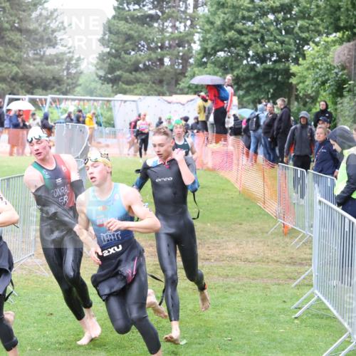 14.06.2026 - 7 Türme Triathlon Andreas Tolksdorf http://msf.ph/oto/9811234 14.06.2026 09:20:56 Schwimmen  meine-sportfotos.de