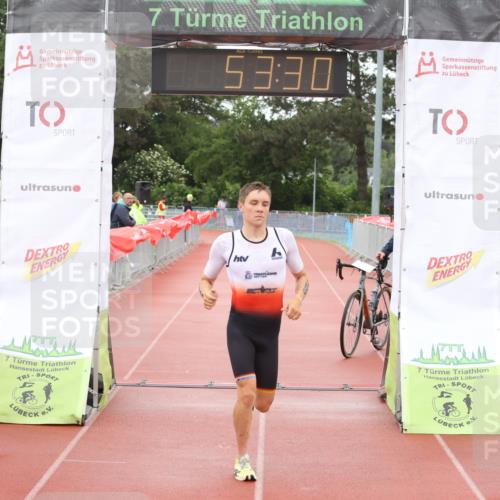 14.06.2026 - 7 Türme Triathlon Andreas Tolksdorf http://msf.ph/oto/9811310 14.06.2026 09:32:42 Schwimmen  meine-sportfotos.de