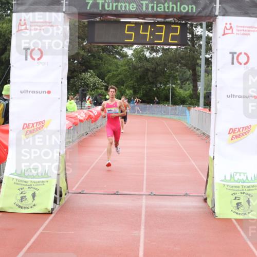 14.06.2026 - 7 Türme Triathlon Andreas Tolksdorf http://msf.ph/oto/9811336 14.06.2026 09:33:44 Schwimmen  meine-sportfotos.de