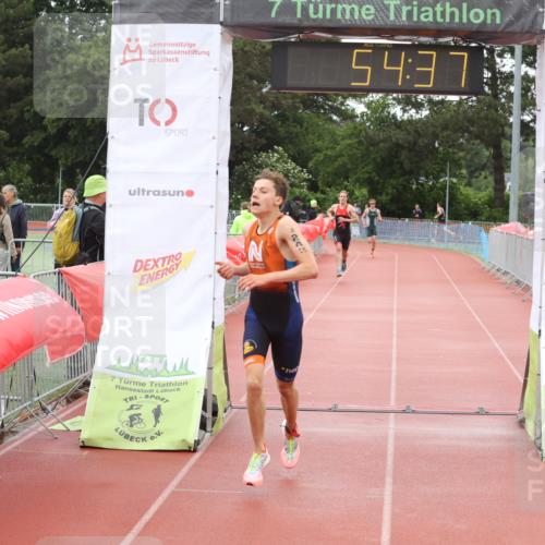 14.06.2026 - 7 Türme Triathlon Andreas Tolksdorf http://msf.ph/oto/9811343 14.06.2026 09:33:49 Schwimmen  meine-sportfotos.de
