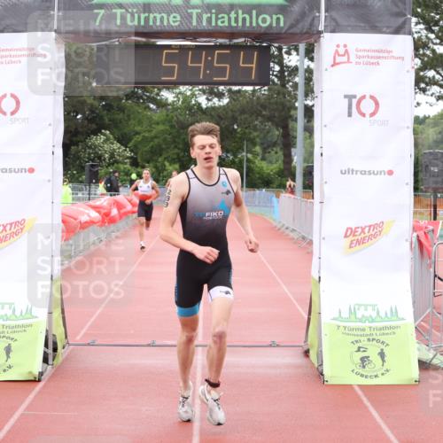 14.06.2026 - 7 Türme Triathlon Andreas Tolksdorf http://msf.ph/oto/9811355 14.06.2026 09:34:05 Schwimmen  meine-sportfotos.de