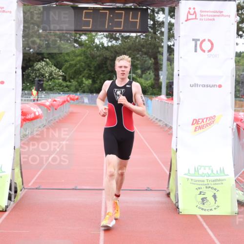 14.06.2026 - 7 Türme Triathlon Andreas Tolksdorf http://msf.ph/oto/9811414 14.06.2026 09:36:45 Schwimmen  meine-sportfotos.de