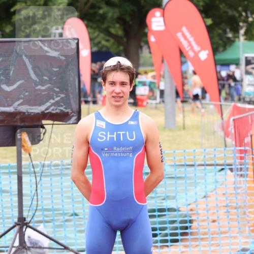 14.06.2026 - 7 Türme Triathlon Andreas Tolksdorf http://msf.ph/oto/9811417 14.06.2026 09:40:55 Schwimmen  meine-sportfotos.de