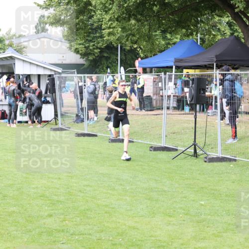 14.06.2026 - 7 Türme Triathlon Andreas Tolksdorf http://msf.ph/oto/9811426 14.06.2026 09:47:37 Schwimmen  meine-sportfotos.de