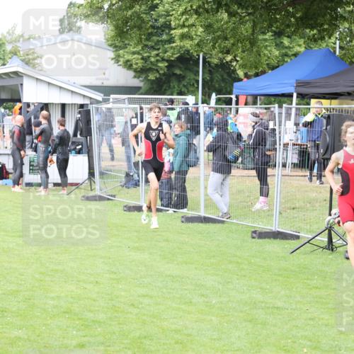 14.06.2026 - 7 Türme Triathlon Andreas Tolksdorf http://msf.ph/oto/9811488 14.06.2026 09:48:23 Schwimmen  meine-sportfotos.de