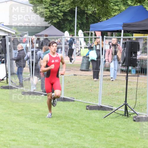 14.06.2026 - 7 Türme Triathlon Andreas Tolksdorf http://msf.ph/oto/9811680 14.06.2026 09:51:50 Schwimmen  meine-sportfotos.de